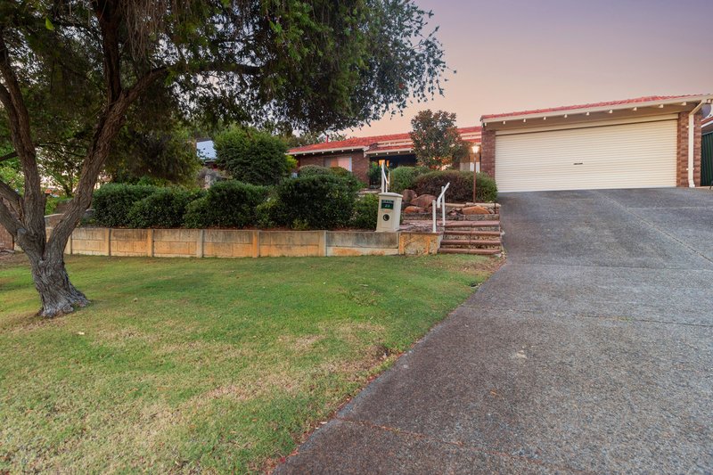 Photo - 23 Holden Drive, Noranda WA 6062 - Image 28