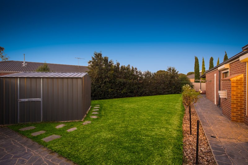 Photo - 23 Hollows Circuit, Tarneit VIC 3029 - Image 15