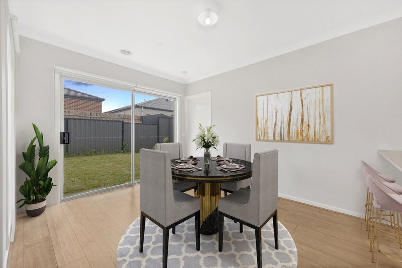 Photo - 23 Hues Street, Craigieburn VIC 3064 - Image 4