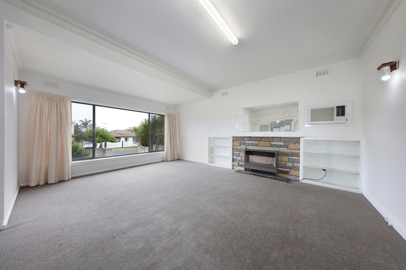 Photo - 23 Hutchinson Street, Bentleigh VIC 3204 - Image 6