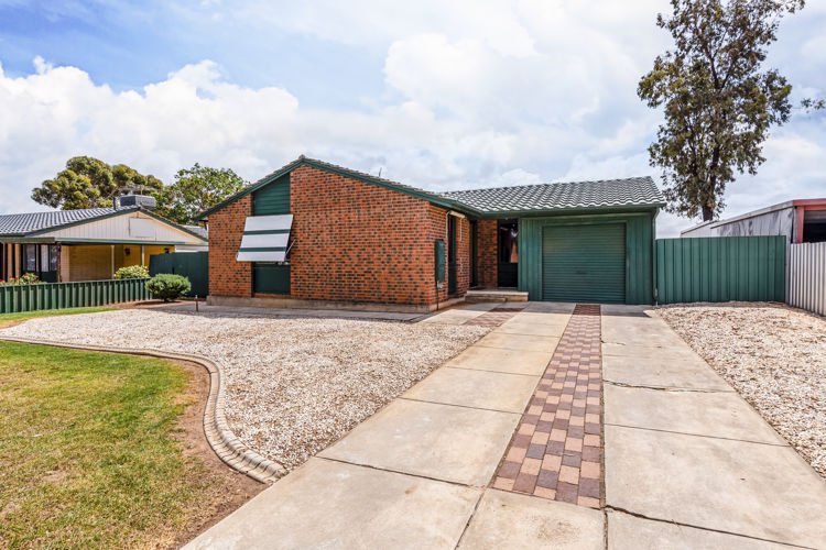 Photo - 23 Illalong Crescent, Munno Para SA 5115 - Image 2