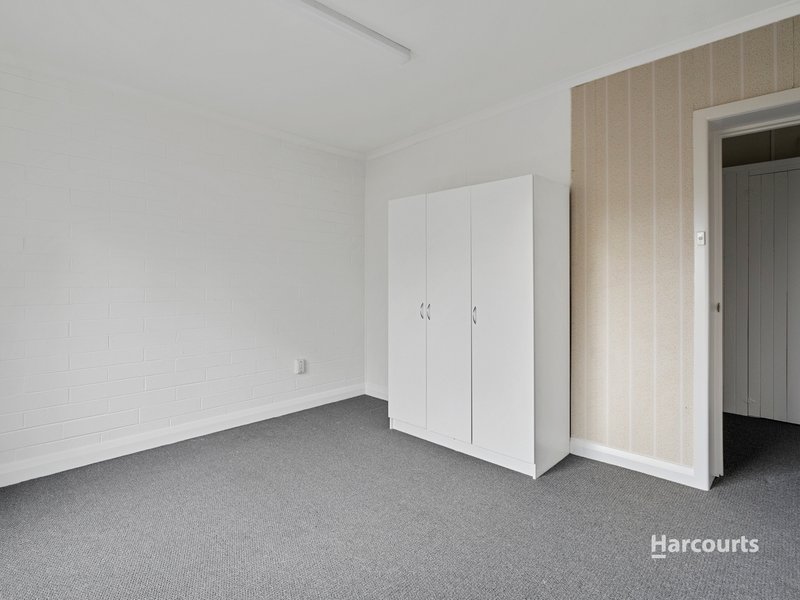 Photo - 2/3 Inglis Street, New Town TAS 7008 - Image 7