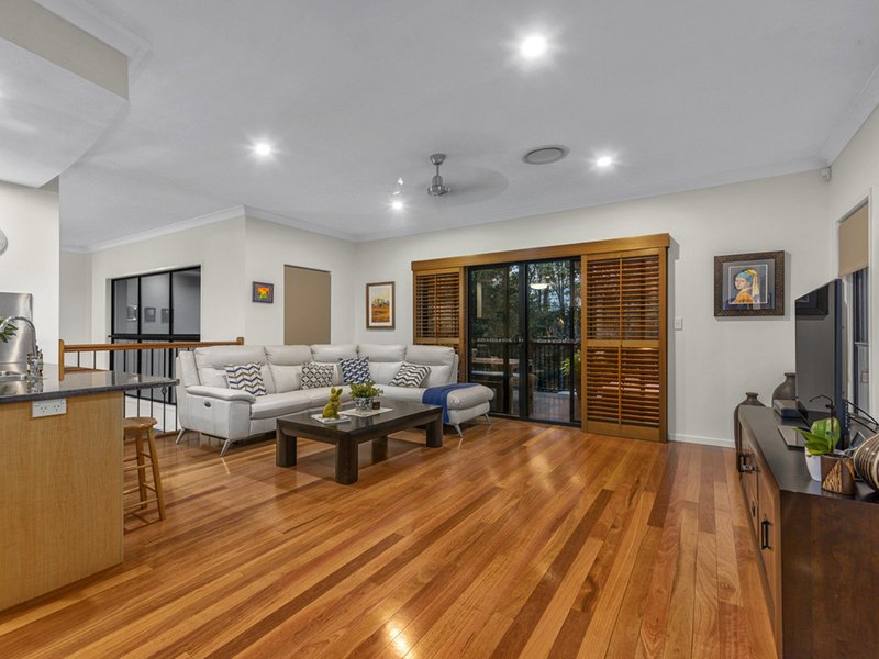 Photo - 23 Ironbark Place, Bridgeman Downs QLD 4035 - Image 10