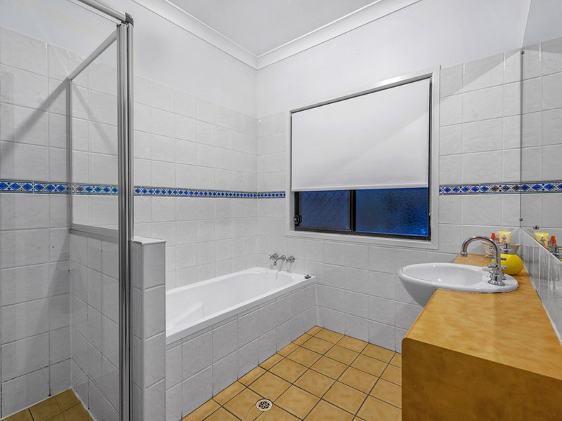 Photo - 23 Ironbark Place, Bridgeman Downs QLD 4035 - Image 19