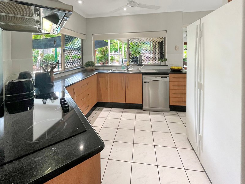 Photo - 23 Isaac Smith Close, Kewarra Beach QLD 4879 - Image 6