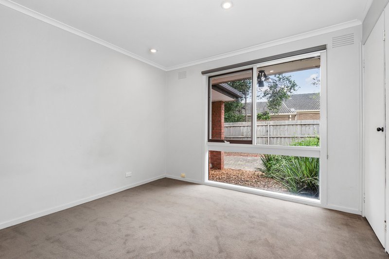 Photo - 23 Isabella Crescent, Frankston VIC 3199 - Image 5