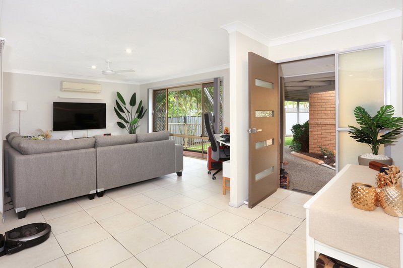 Photo - 23 Jamieson Drive, Parkwood QLD 4214 - Image 3
