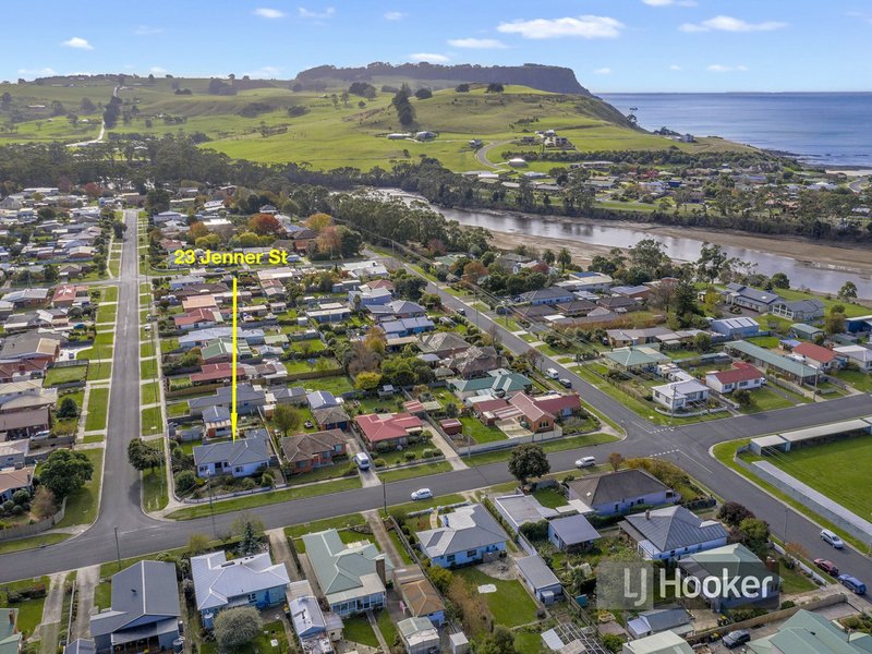 Photo - 23 Jenner Street, Wynyard TAS 7325 - Image 2