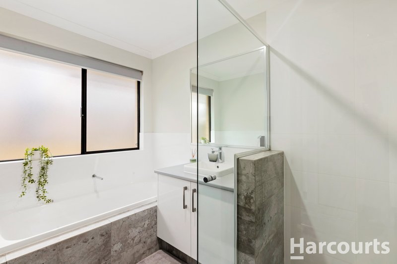 Photo - 23 Jennerae Bend, Halls Head WA 6210 - Image 11