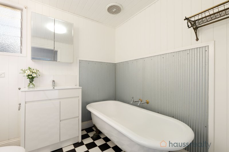 Photo - 23 Junction Street, Sherwood QLD 4075 - Image 9