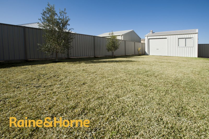 Photo - 23 Jupiter Drive, Australind WA 6233 - Image 13