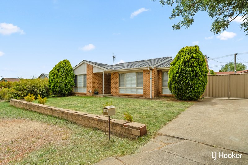 Photo - 23 Kadina Crescent, Isabella Plains ACT 2905 - Image 15