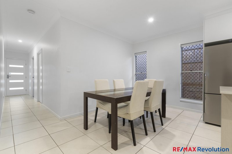 Photo - 23 Karumba Way, Holmview QLD 4207 - Image 3