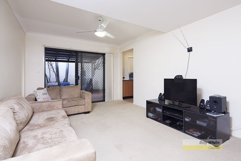 Photo - 2/3 Kedron Street, Wooloowin QLD 4030 - Image 3