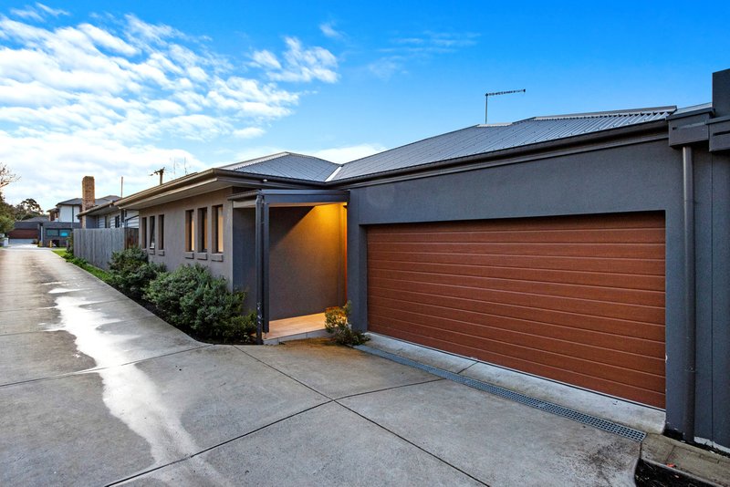 Photo - 2/3 Kenneth Road, Bayswater VIC 3153 - Image 2