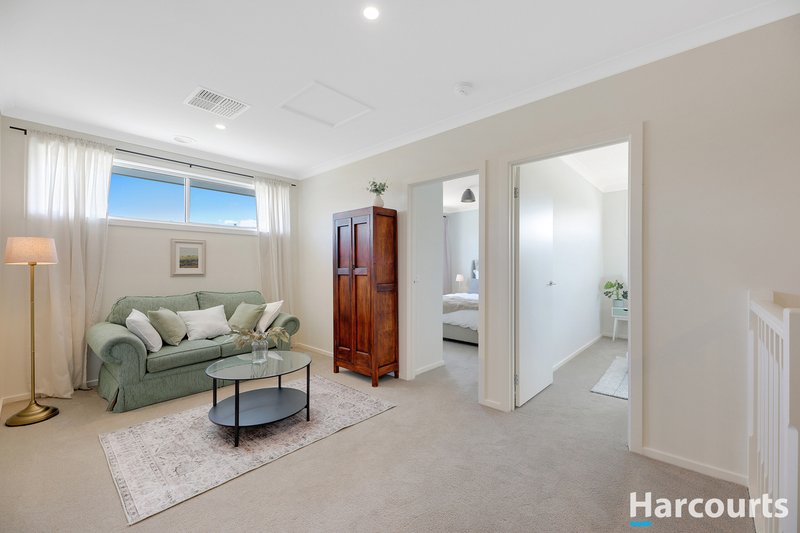 Photo - 23 King Parrot Boulevard, Drouin VIC 3818 - Image 10