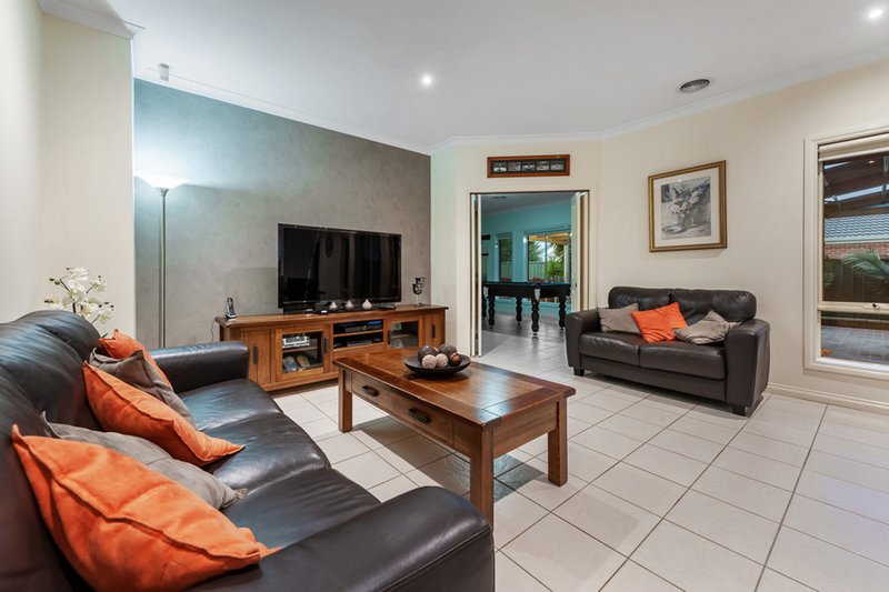 Photo - 23 Kings Glen, Craigieburn VIC 3064 - Image 10