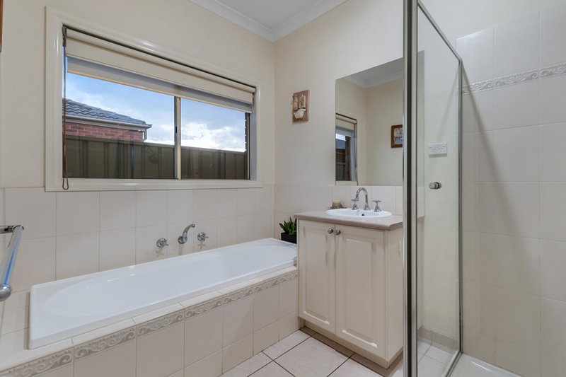 Photo - 23 Kings Glen, Craigieburn VIC 3064 - Image 19