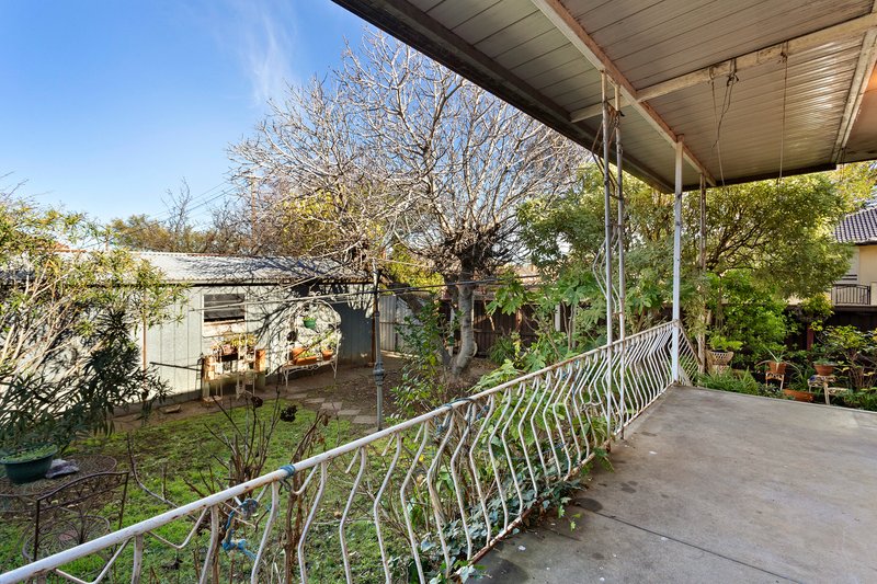 Photo - 23 Kingsway Drive, Lalor VIC 3075 - Image 10