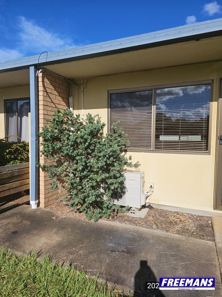 Photo - 2/3 Knight Street, Kingaroy QLD 4610 - Image 1