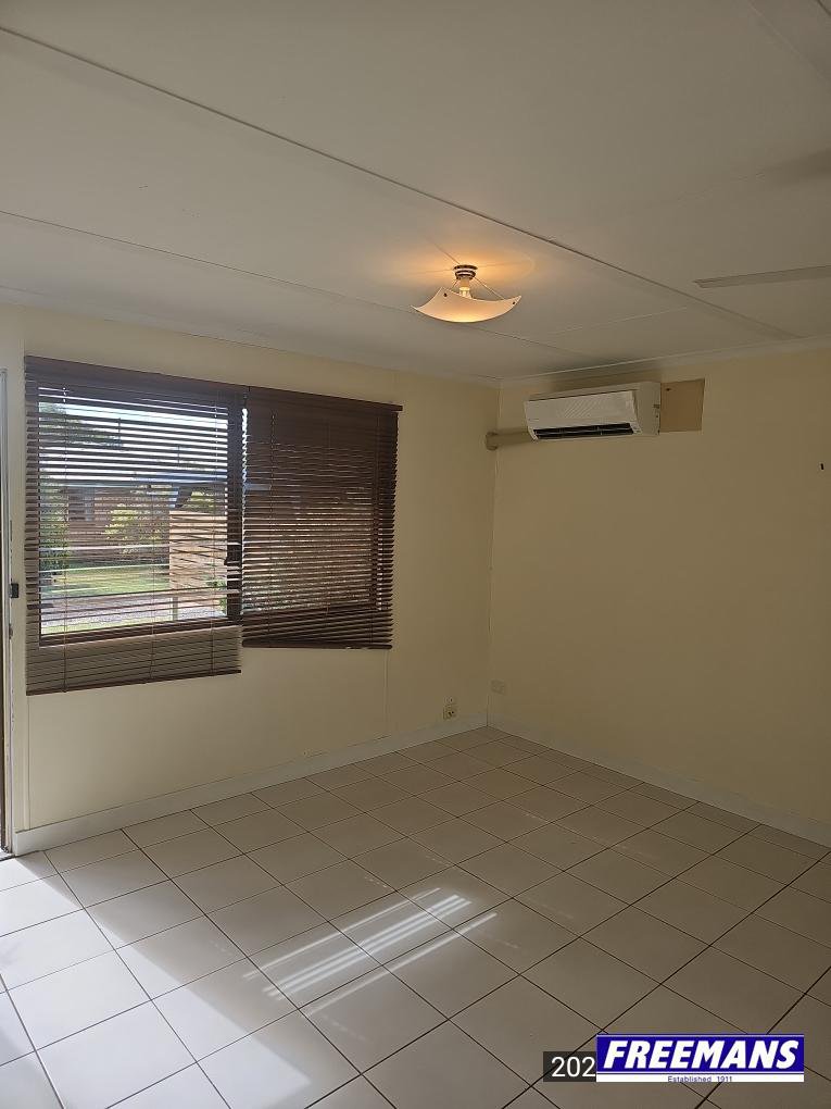 Photo - 2/3 Knight Street, Kingaroy QLD 4610 - Image 3