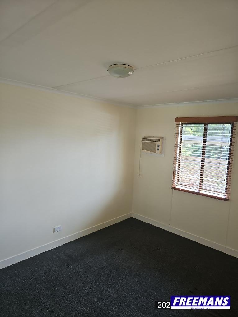 Photo - 2/3 Knight Street, Kingaroy QLD 4610 - Image 6