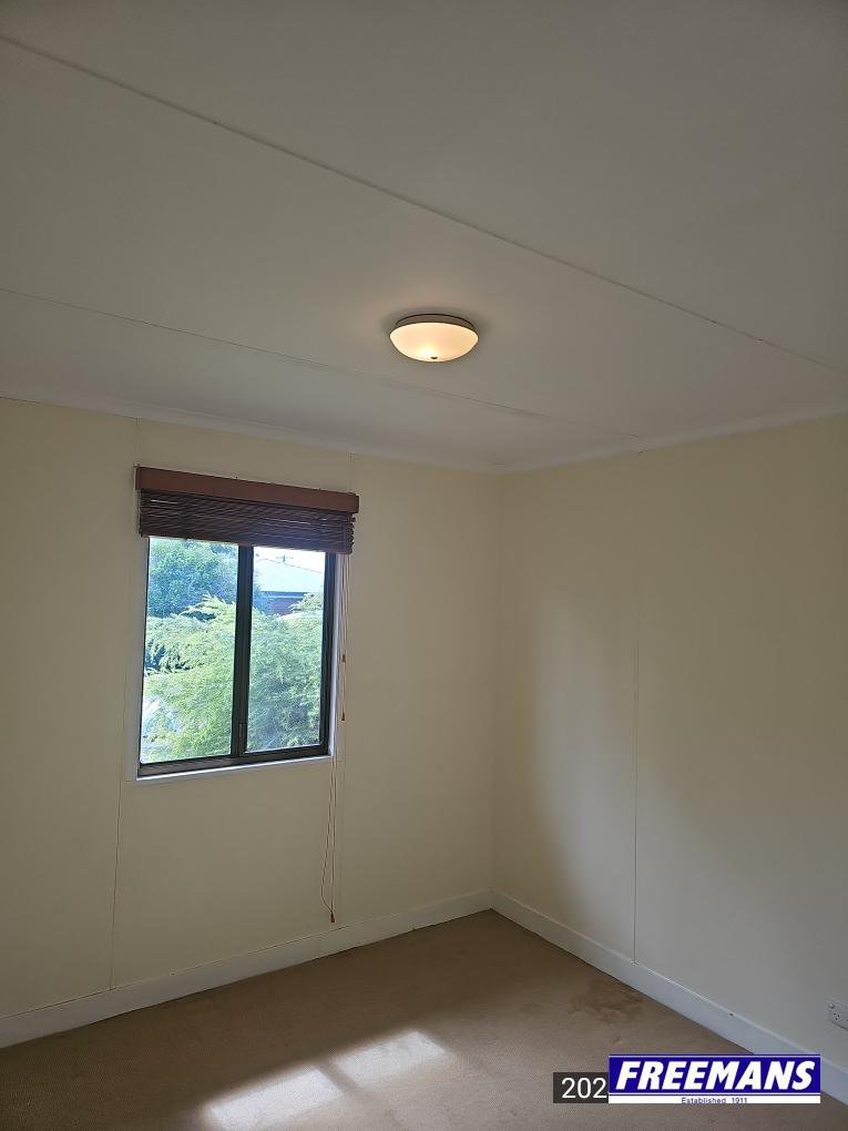 Photo - 2/3 Knight Street, Kingaroy QLD 4610 - Image 7