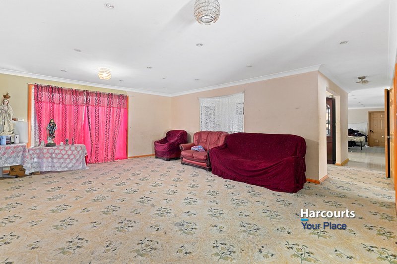 Photo - 23 Kurama Crescent, Whalan NSW 2770 - Image 2