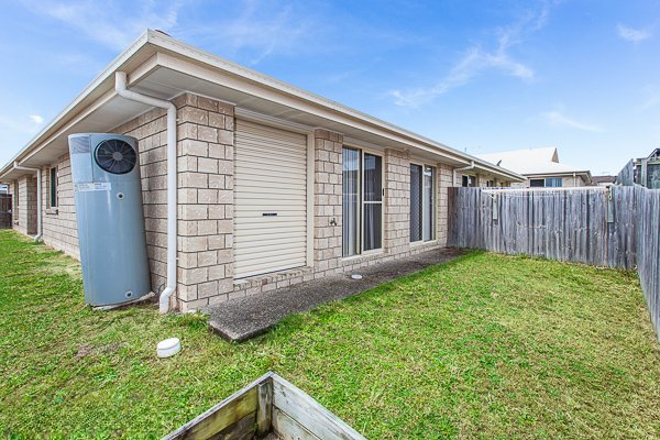 Photo - 2/3 Lady Bowen Parade, Rothwell QLD 4022 - Image 2