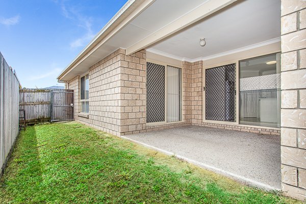 Photo - 2/3 Lady Bowen Parade, Rothwell QLD 4022 - Image 3