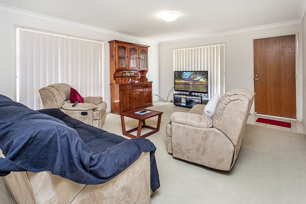 Photo - 2/3 Lady Bowen Parade, Rothwell QLD 4022 - Image 6