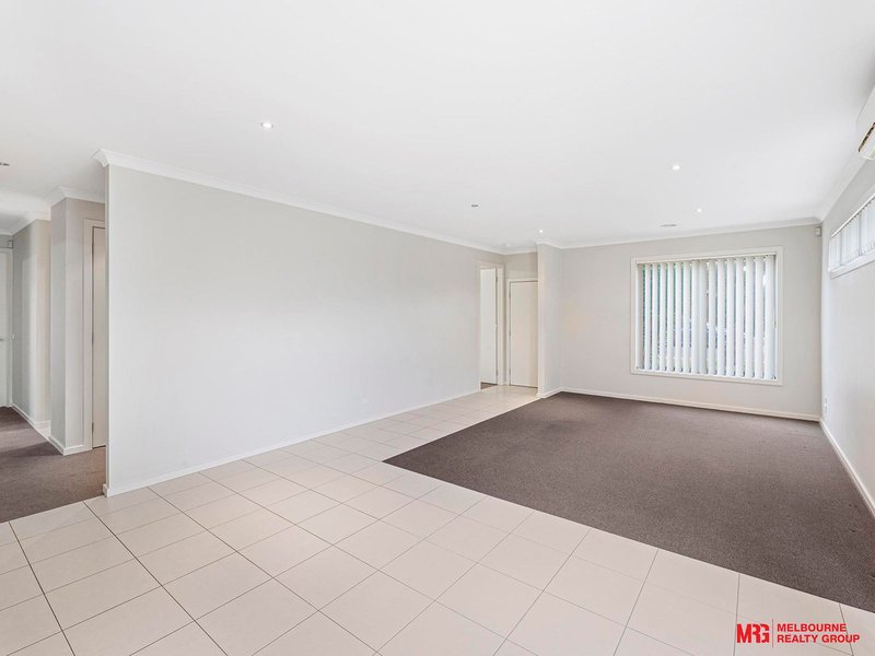 Photo - 23 Lady Penrhyn Drive, Harkness VIC 3337 - Image 2