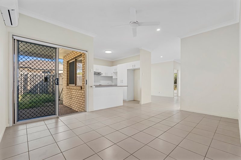 Photo - 23 Lanagan Circuit, North Lakes QLD 4509 - Image 3