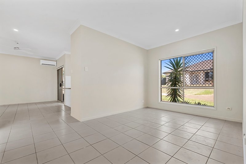 Photo - 23 Lanagan Circuit, North Lakes QLD 4509 - Image 4