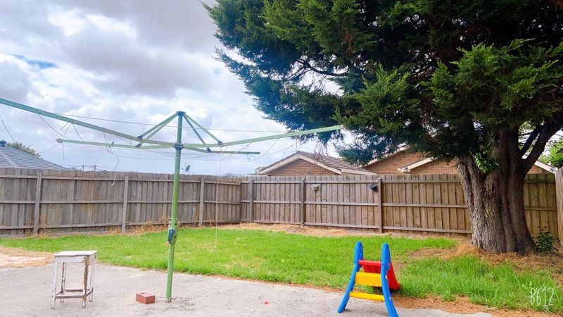 Photo - 23 Langdon Crescent, Craigieburn VIC 3064 - Image 13