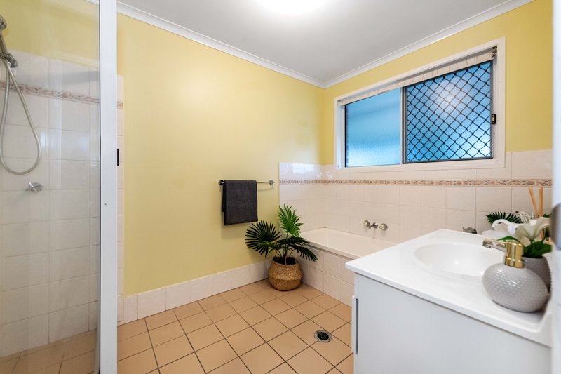 Photo - 23 Langer Drv , Eimeo QLD 4740 - Image 11