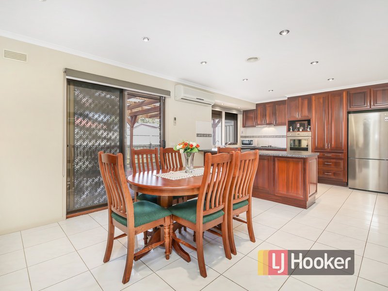 Photo - 23 Lansell Drive, Cranbourne North VIC 3977 - Image 5