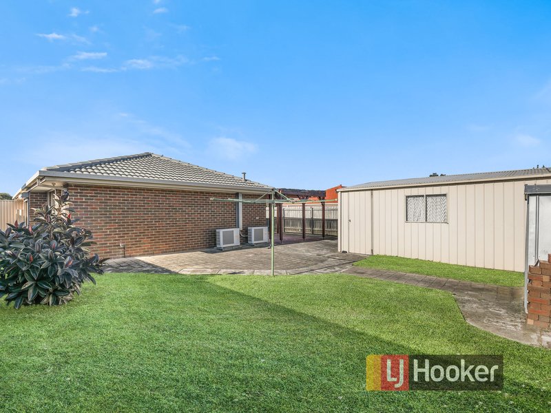 Photo - 23 Lansell Drive, Cranbourne North VIC 3977 - Image 9