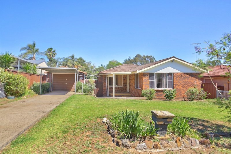 23 Larapinta Crescent, St Helens Park NSW 2560