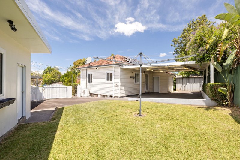 Photo - 23 Lauma Avenue, Greenacre NSW 2190 - Image 4