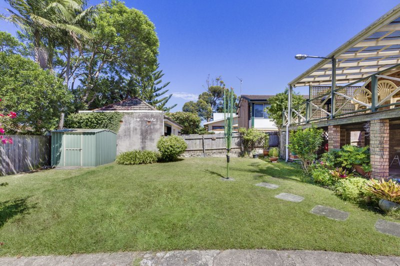 Photo - 23 Laurie Road, Manly Vale NSW 2093 - Image 3