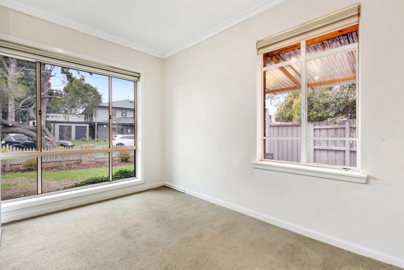 Photo - 23 Law Street, Heidelberg Heights VIC 3081 - Image 6