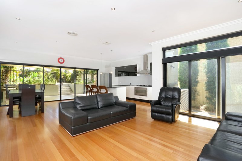 Photo - 23 Lawrence Street, Peakhurst NSW 2210 - Image 4