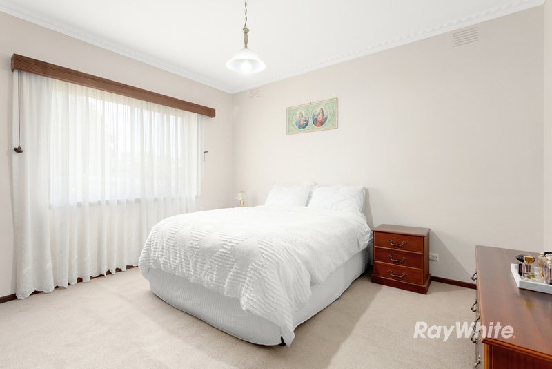 Photo - 23 Leatherwood Crescent, Wheelers Hill VIC 3150 - Image 8