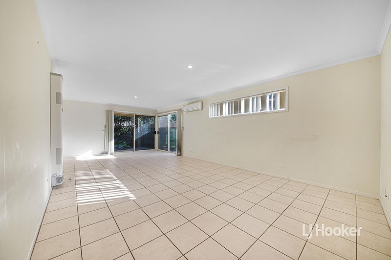 Photo - 23 Leda Drive, Tarneit VIC 3029 - Image 2