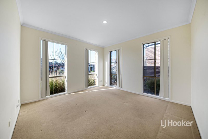 Photo - 23 Leda Drive, Tarneit VIC 3029 - Image 3