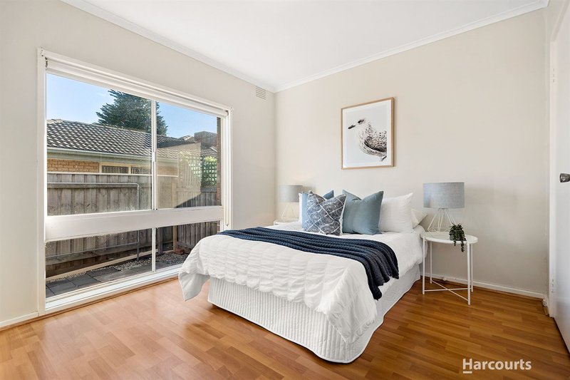 Photo - 2/3 Leeds Street, Doncaster East VIC 3109 - Image 5