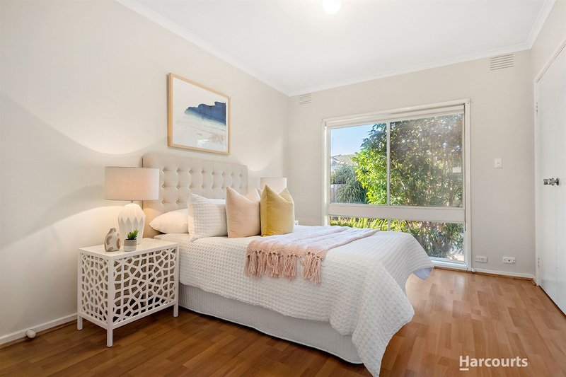 Photo - 2/3 Leeds Street, Doncaster East VIC 3109 - Image 6