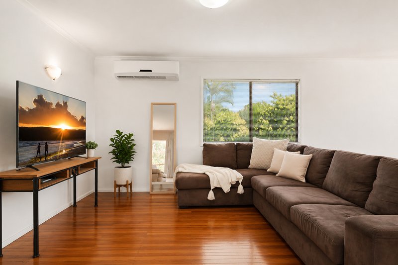 Photo - 23 Lenore Crescent, Springwood QLD 4127 - Image 2