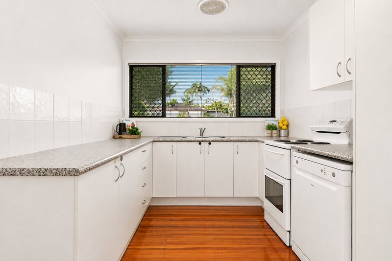 Photo - 23 Lenore Crescent, Springwood QLD 4127 - Image 4
